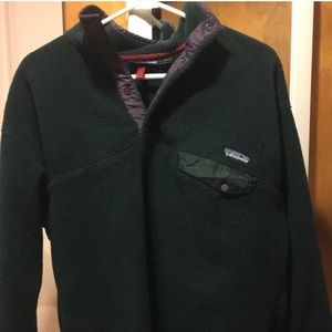 Dark Green Patagonia Pullover